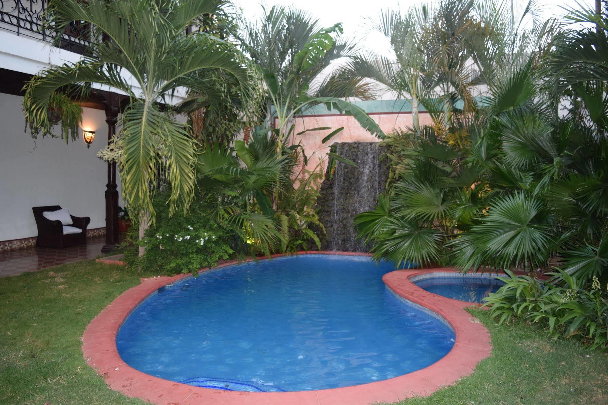 Hotel Dario Granada Bagian luar foto